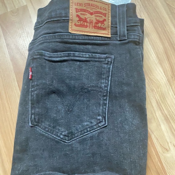 Levi’s Mini Skirt - Picture 1 of 3